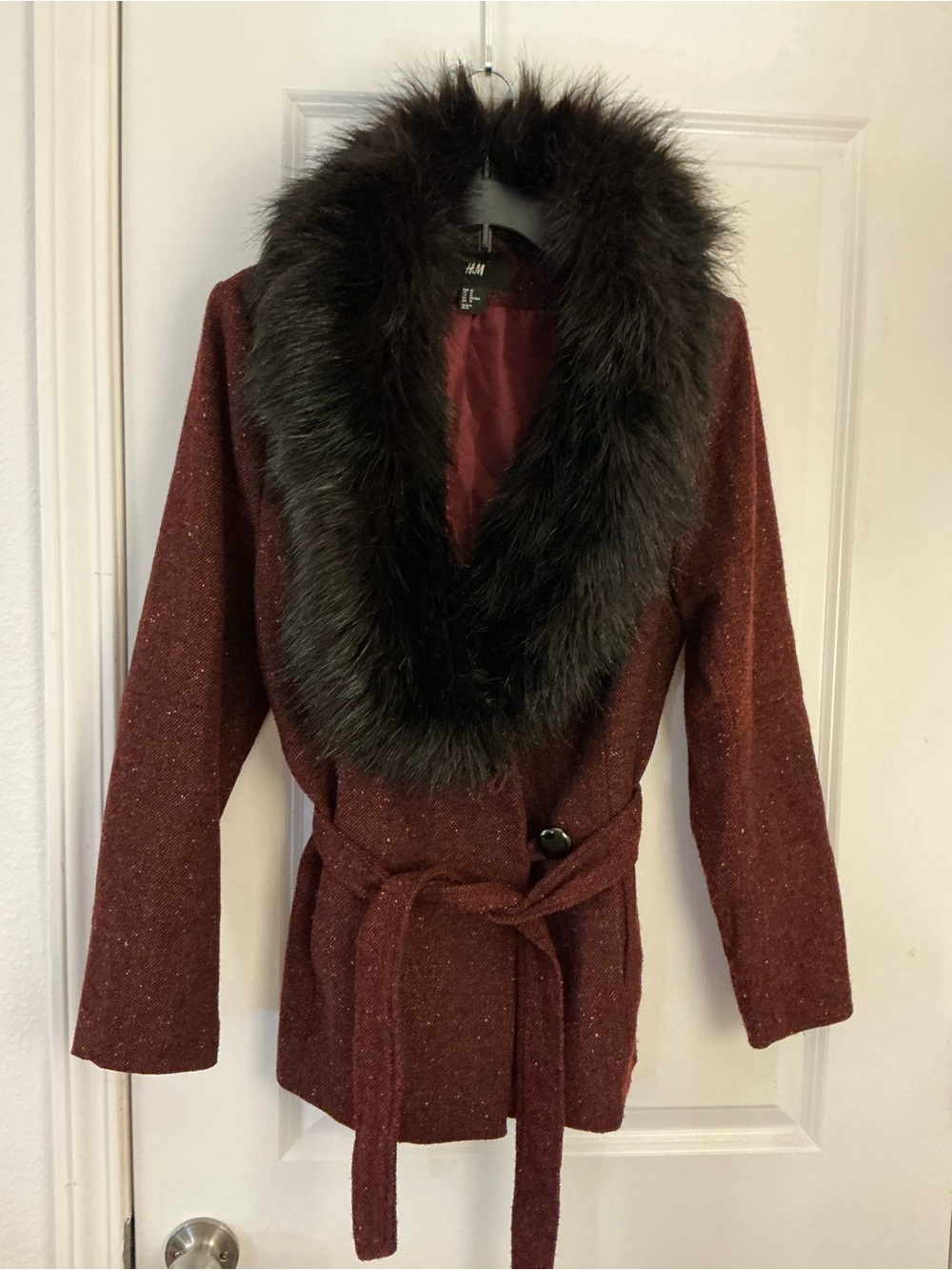 H&M Women's Burgundy Faux-Fur Collar Belted Coat